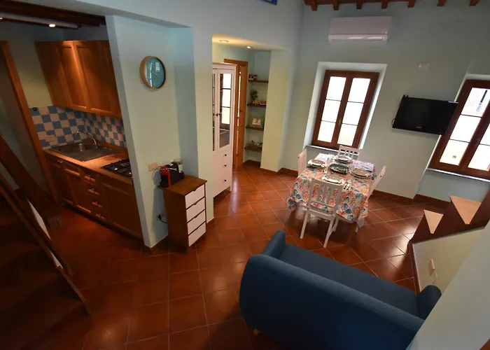 Appartamento Il Vicolo - Caratteristico E Centralissimo Trilocale Vicino Al Mare Marina di Campo